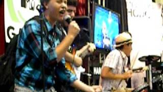 Comic Con 2010 Rockband 3 Journey  Dont Stop Believing [upl. by Hunfredo]