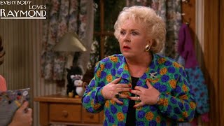 Everybody Loves Raymond S03E01 The Invasion  Review [upl. by Dion139]