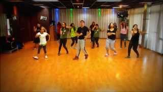 Moviendo caderas  Yandel feat Daddy Yankee  Freestyle Wknd class [upl. by Silado]