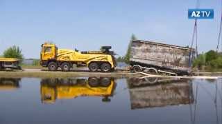 Hochwasser 2013 LkwBergung mit Hindernissen [upl. by Imelda661]