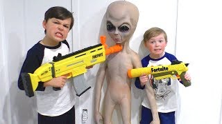 Nerf Battle Aliens vs Fortnite Blasters [upl. by Yalhsa]