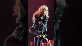 Sabrina Carpenter’s Epic TikTok While 20000 Fans Wait 🎤🔥 [upl. by Alexine]