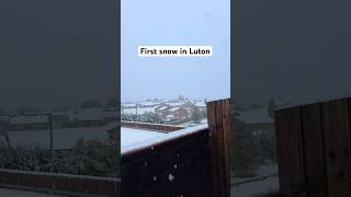 Snowing 🌨️ in Luton real feel is 6c snow snowfall unitedkingdom weather weatherupdate [upl. by Naomi]