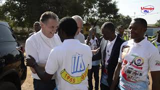 Reportage  Son Eminence Angel Cardinal Fernandez Artime recteur majeur échange avec les jeunes [upl. by Holbrook]