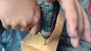 Makita Cordless Brushless Compact Impact Driver DTD157 [upl. by Ferdinanda]