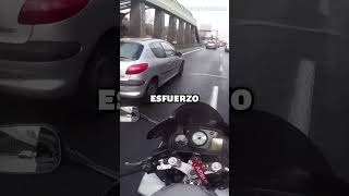 Motociclista Se Transforma En Héroe En Una Emergencia [upl. by Annalee]