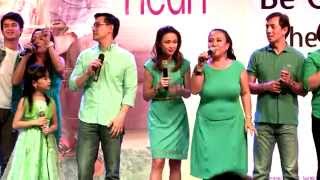 Be Careful With My Heart Casts sing quotKapit Bisigquot at Finale Mall Show [upl. by Konyn]