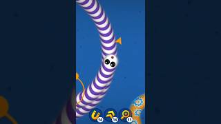 Purple worm VS Christmas ball worm 🪱 wormies games gaming worms wormszone [upl. by Grand]