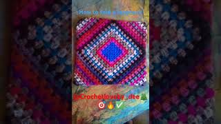 How I fold my lapghan Crochet scrap blanket Happy Thursday crochet blanket [upl. by Fayina]