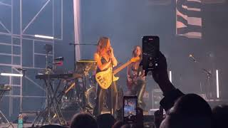 HAIM “The Wire”  first encore at Madison Square Garden 5172022 [upl. by Stephania]