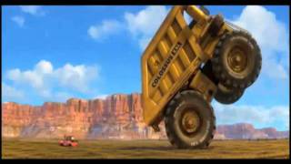 Disney Pixar Cars 2  I migliori amici  Clip dal Film [upl. by Dowling780]