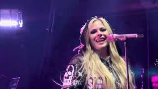 Avril Lavigne The Greatest Hits Tour Live in Wantagh New York on 82724 [upl. by Olli]