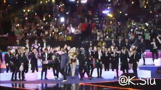 FANCAM 171201 2017 MAMA Artists Reaction to 1N [upl. by Lalo501]