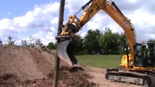 JCC Engcon Group tiltrotator using integrated grab [upl. by Norrahc]