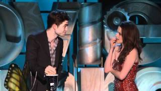 Kristen Stewart And Robert Pattinson Win Best Kiss [upl. by Aiam]