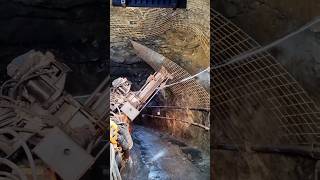 Tunnels में Iron Net से ऐसे Fencing की जाती है 👌ID04013C11 [upl. by Lechner]