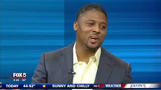 Warrick Dunn participates in Confidence Class at SunTrust Park [upl. by Osnofledi]