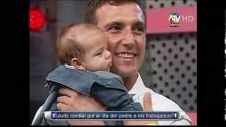 Combate Sheyla sorpresa a Antonio Pavon por el Dia del Padre 14062013 [upl. by Airahs]