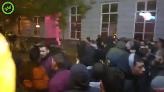 Een groep hooligans zocht de confrontatie met PSVsupporters [upl. by Kries768]