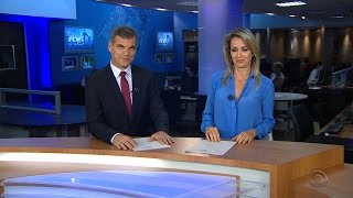 RBS TV  Encerramento do RBS Notícias RS com Carla Fachim e Elói Zorzetto  26012017 [upl. by Dnaltroc]