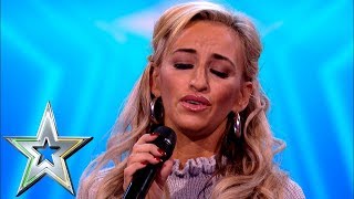 Proud Irish Traveller Sharyn Ward stuns crowd with traditional Irish song  Ireland’s Got Talent [upl. by Ahel]