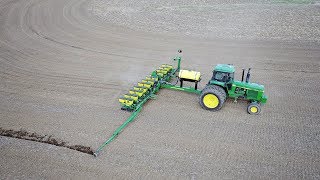 PLANT18  John Deere 4640 and 1760 12Row Planter [upl. by Eisac110]