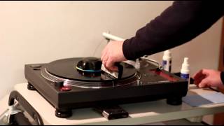 Lavare un vinile  Clean a vinyl [upl. by Omsare665]