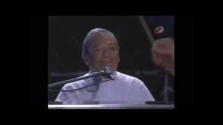 Adoro Plácido Domingo Armando Manzanero canta en maya Chichén Itza 2008 [upl. by Cyrille]