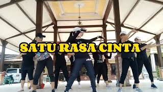 SATU RASA CINTA DJ remix  Senam Kreasi  koreo simple by Cece Inggri [upl. by Laflam]