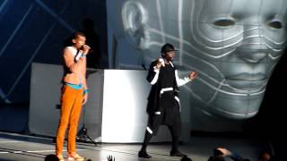 WillIAm amp Stromae  Papaoutai  Live Surprise  Paris Bercy WillPowerTour 16122013 HD [upl. by Bethena350]