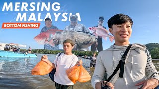 Bottom Fishing in Mersing Malaysia with UbeyZul [upl. by Lleunamme]