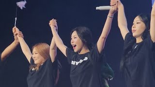 Wheein  Wheee Encore Fancam  Warner Theater Washington DC [upl. by Priestley]