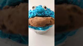 🧁Cookie Monster cupcake baking stopmotion [upl. by Lucie718]