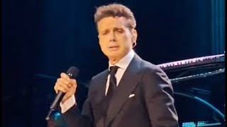 Luis Miguel cantando enfermo Como Yo Te Amé  Chile Tour2023 [upl. by Mira]