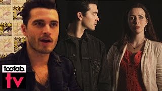 Michael Malarkey Teases Relationships In quotVampire Diariesquot Season 7  2015 Comic Con  toofab [upl. by Kampmeier]