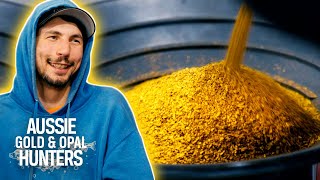 Parker Strikes Gold In An ELECTRIFYING MillionDollar Gold Find  Gold Rush [upl. by Gilman]