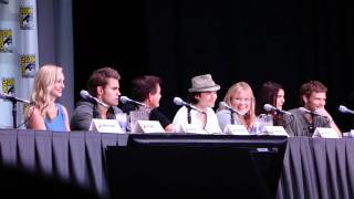 Vampire Diaries at Comic Con 2011 Girls scream to Ian quotYoure hotquot [upl. by Eahsel970]