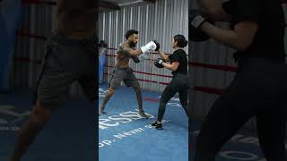 MITT WORK WITH UFC VET ANDRE EWELL boxingtrainingmittwork boxingpractice boxingcoach [upl. by Hsina189]