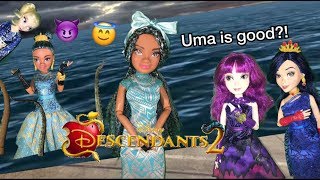 Uma Is Good Mal amp Evie Have A Sleepover Daughter of Elsa joins Disney Descendants 2 Doll Episode [upl. by Outhe]