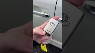 Key battery replacement 20 series Toyota Alphard Vellfire [upl. by Henghold]