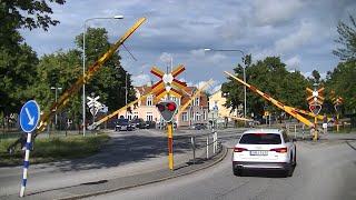 Spoorwegovergang Västervik S  Railroad crossing  Järnvägsövergång [upl. by Chiang795]