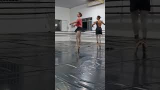 Aula de ballet  diagonal  Sissone1 [upl. by Keel]