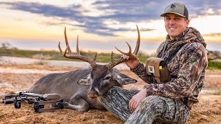 MATURE BUCK From The Ground Bowhunting The quotGOLDEN TRIANGLEquot in South Texas [upl. by Hilar921]