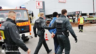 Tierschützer besetzen Backnanger Schlachthof – SEK holt Demonstranten vom Dach  Sony PXW Z90 [upl. by Eaned]