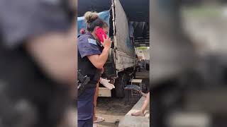 Policías de la seccional 25° asistieron un parto en una vivienda en Chacarita de los Padres [upl. by Trebloc]