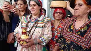 sortie Dhonneur de la mariée Kabyle Tidin n teslit Taqbaylit s icewwiqen [upl. by Haimirej]