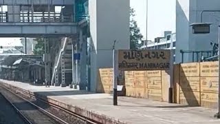 Super fast train Ahmedabad to Mumbai passing from Maninagar railway station  station videovairal [upl. by Manton701]