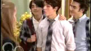 SERIE JONAS Capitulo 1 part1 Español Latino  La Cancion Equivocada [upl. by Nwahsav]