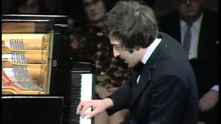 Vladimir Ashkenazy Beethoven Piano Concerto 1 Mvt 1 [upl. by Virgy431]