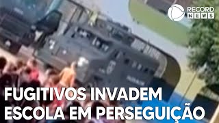 Fugitivos invadem escola durante operação policial no Complexo da Maré [upl. by Raffaello304]